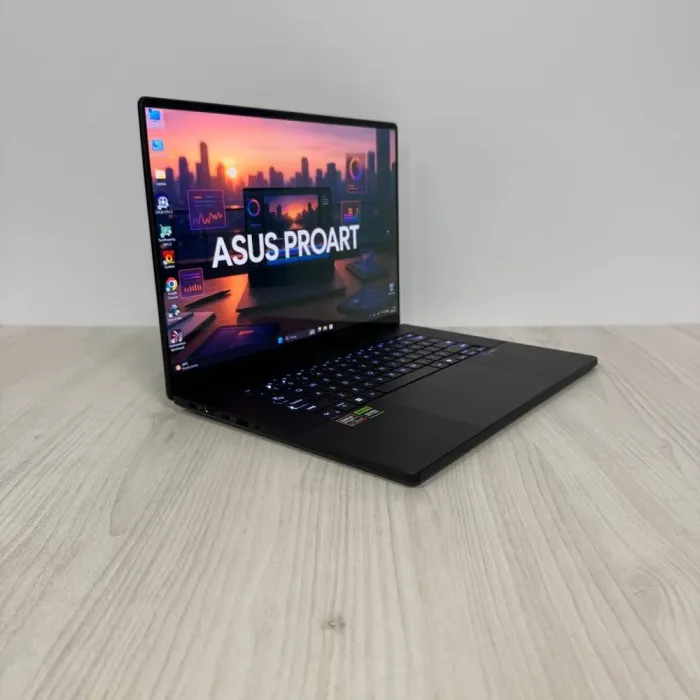 Ігровий ноутбук Б-клас Asus ProArt Studiobook P16 H7606WV / 16" (3840x2400) OLED Touch / AMD Ryzen AI 9 HX 370 (12 (24) ядер по 2.0 - 5.1 GHz) / 32 GB DDR5 / 1000 GB SSD NVMe / nVidia GeForce RTX 4060, 8 GB GDDR6, 128-bit б/в - зображення 4
