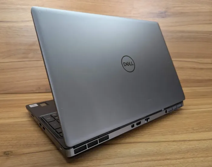 Мобільна робоча станція Dell Precision 7550 / 15.6" (1920x1080) IPS / Intel Core i5-10400H (4 (8) ядра по 2.6 - 4.6 GHz) / 16 GB DDR4 / 512 GB SSD / nVidia Quadro T2000, 4 GB GDDR5, 128-bit / Fingerprint / Windows 10 б/в - зображення 7