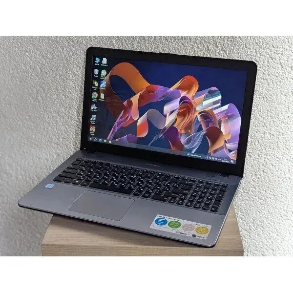 Ноутбук Б-клас Asus VivoBook X541U / 15.6" (1366x768) TN / Intel Core i5-7200U (2 (4) ядра по 2.5 - 3.1 GHz) / 12 GB DDR3 / 128 GB SSD / Intel HD Graphics 520 / WebCam б/в - зображення 4
