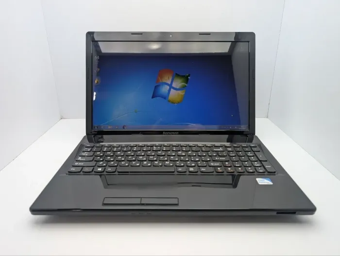 Ноутбук Lenovo G580 / 15.6" (1366x768) TN / Intel Pentium 2020M (2 ядра по 2.4 GHz) / 8 GB DDR3 / 320 GB HDD / Intel HD Graphics / WebCam / DVD-ROM б/в - зображення 2