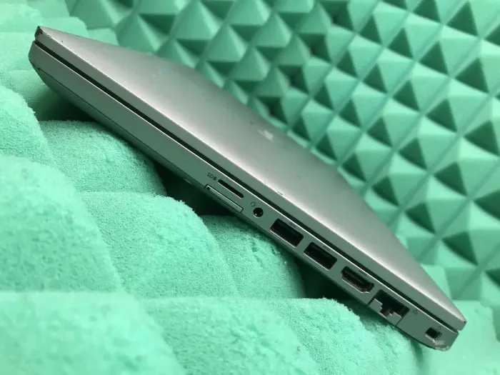 Ультрабук Б-клас Dell Latitude 5410 / 14" (1920x1080) IPS Touch / Intel Core i5-10310U (4 (8) ядра по 1.7 - 4.4 GHz) / 8 GB DDR4 / 256 GB SSD M.2 / Intel UHD Graphics / WebCam / USB 3.1 / HDMI / Windows 10 б/в - зображення 6