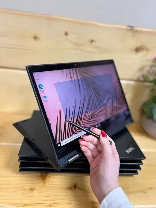 Ультрабук Lenovo ThinkPad X380 Yoga / 13.3" (1920x1080) IPS Touch / Intel Core i5-8250U (4 (8) ядра по 1.6 - 3.4 GHz) / 8 GB DDR4 / 256 GB SSD / Intel UHD Graphics 620 / WebCam / Windows 10 Pro б/в - зображення 3