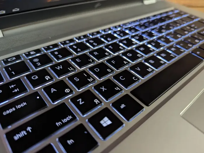 Ігровий ноутбук HP EliteBook 1050 G1 / 15.6" (1920x1080) IPS / Intel Core i7-8850H (6 (12) ядер по 2.6 - 4.3 GHz) / 16 GB DDR4 / 512 GB SSD / nVidia GeForce GTX 1050, 4 GB GDDR5, 128-bit / Fingerprint / HDMI / Windows 10 б/в - зображення 6