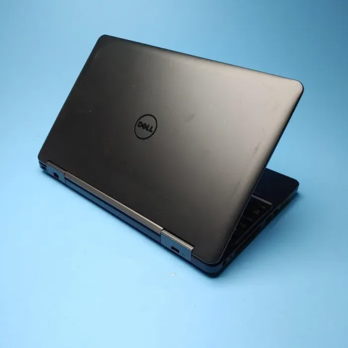 Ноутбук Б-клас Dell Latitude E5540 / 15.6" (1366x768) TN / Intel Core i5-4200U (2 (4) ядра по 1.6 - 2.6 GHz) / 8 GB DDR3 / 240 GB SSD / Intel HD Graphics 4400 / WebCam / DVD-ROM / Win 10 Pro б/в - зображення 3