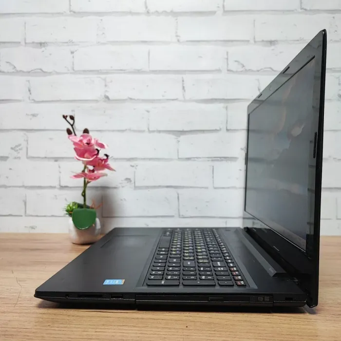 Ноутбук Б-клас Lenovo G50-70 / 15.6" (1366x768) TN / Intel Core i5-4210U (2 (4) ядра по 1.7 - 2.7 GHz) / 8 GB DDR3 / 256 GB SSD / Intel HD Graphics 4400 / WebCam / DVD-ROM б/в - зображення 6