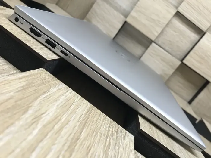 Ноутбук Б-клас Dell Inspiron 16 5620 / 16" (1920x1200) IPS / Intel Core i7-1255U (10 (12) ядер по 1.7 - 4.7 GHz) / 8 GB DDR4 / 240 GB SSD M.2 / Intel Iris Xe Graphics / WebCam / Fingerprint / USB 3.2 / HDMI / Windows 10 б/в - зображення 5