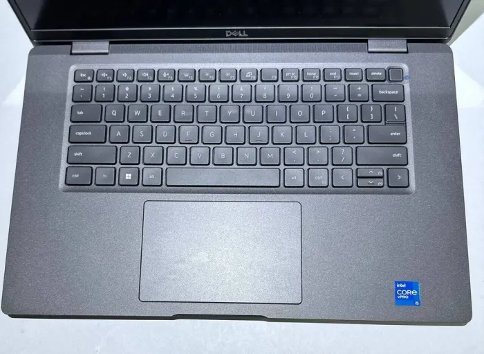 Ультрабук Б-клас Dell Latitude 7520 / 15.6" (1920x1080) IPS / Intel Core i5-1145G7 (4 (8) ядра по 2.6 - 4.4 GHz) / 16 GB DDR4 / 256 GB SSD / Intel Iris Xe Graphics / WebCam / Win 11 Pro б/в - зображення 5