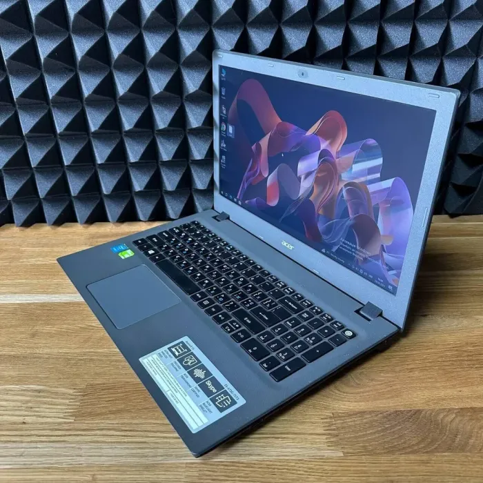 Ноутбук Б-клас Acer Aspire E5-573 / 15.6" (1366x768) TN / Intel Core i7-5500U (2 (4) ядра по 2.4 - 3.0 GHz) / 8 GB DDR3 / 256 GB SSD / nVidia GeForce 920M, 4 GB GDDR3, 64-bit / WebCam б/в - зображення 7