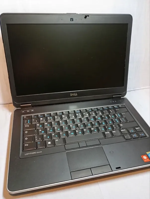 Ноутбук Б-клас Dell Latitude E6440 / 14" (1366x768) TN / Intel Core i5-4300M (2 (4) ядра по 2.6 - 3.3 GHz) / 8 GB DDR3 / 256 GB SSD / Intel HD Graphic 4600 / WebCam / DVD-RW б/в - зображення 3