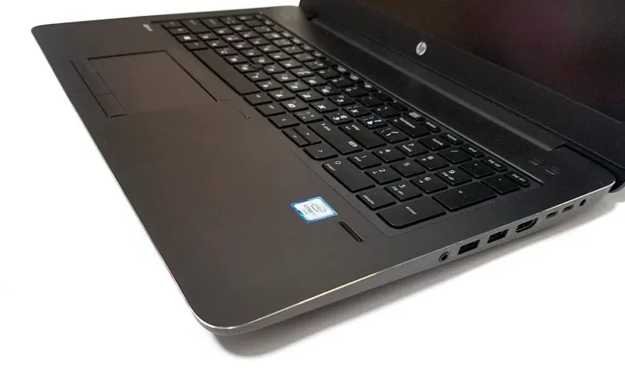 Ноутбук HP ZBook 15 G3 / 15.6" (1920x1080) TN / Intel Core i5-6440HQ (4 ядра по 2.6 - 3.5 GHz) / 16 GB DDR4 / 256 GB SSD / Intel HD Graphics 530 / WebCam / Win10 б/в - зображення 4