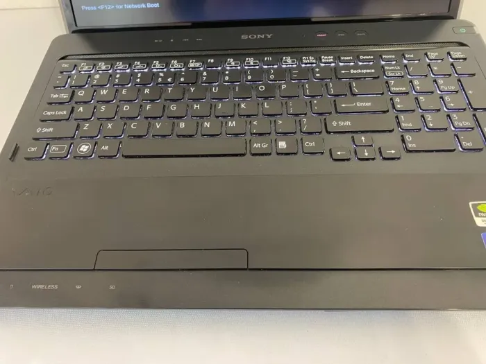 Ноутбук Б-клас Sony Vaio PCG-81412M / 15.6" (1920x1080) TN / Intel Core i5-2450M (2 (4) ядра по 2.5 - 3.1 GHz) / 8 GB DDR3 / 128 GB SSD / nVidia GeForce GT 540M, 2 GB GDDR3, 128-bit / WebCam / DVD-ROM б/в - зображення 4