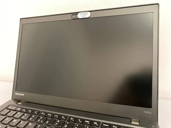 Ноутбук Б-клас Lenovo ThinkPad T450s / 14" (1600x900) TN / Intel Core i5-5300U (2 (4) ядра по 2.3 - 2.9 GHz) / 12 GB DDR3 / 240 GB SSD / Intel HD Graphics 5500 / WebCam / Два АКБ б/в - зображення 3