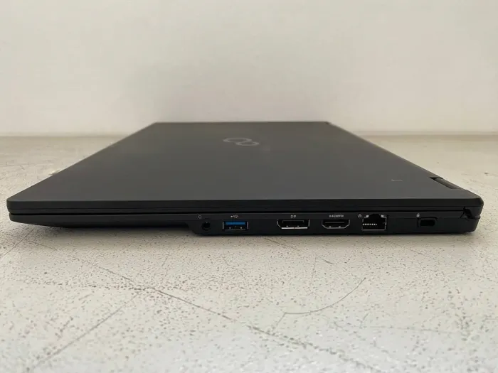 Ноутбук Б-клас Fujitsu LifeBook U757 / 15.6" (1920x1080) IPS / Intel Core i5-7200U (2 (4) ядра по 2.5 - 3.1 GHz) / 8 GB DDR4 / 256 GB SSD / Intel HD Graphics 620 / WebCam / HDMI б/в - зображення 4