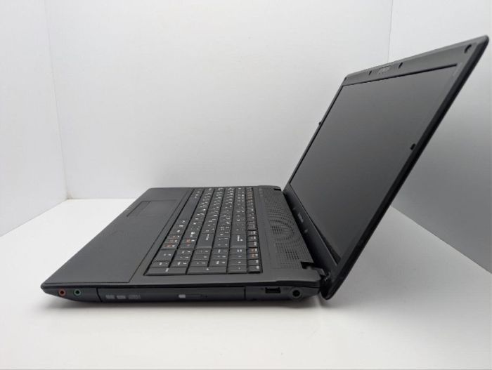 Ноутбук Lenovo G560 / 15.6" (1366x768) TN / Intel Core i3-350M (2 (4) ядра по 2.2 GHz) / 6 GB DDR3 / 500 GB HDD / Intel HD Graphics / WebCam / DVD-ROM / АКБ не держит б/в - изображение 5