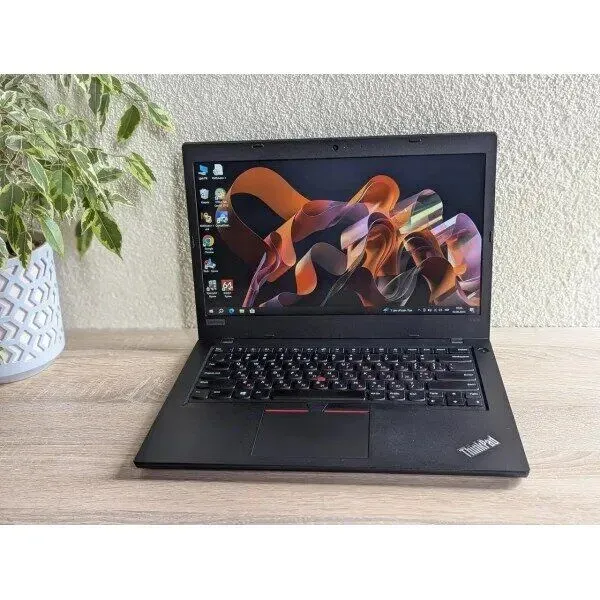 Ультрабук Б-клас Lenovo ThinkPad L490 / 14" (1920x1080) IPS / Intel Core i5-8365U (4 (8) ядра по 1.6 - 4.1 GHz) / 16 GB DDR4 / 256 GB SSD / Intel UHD Graphics / WebCam б/в - зображення 2