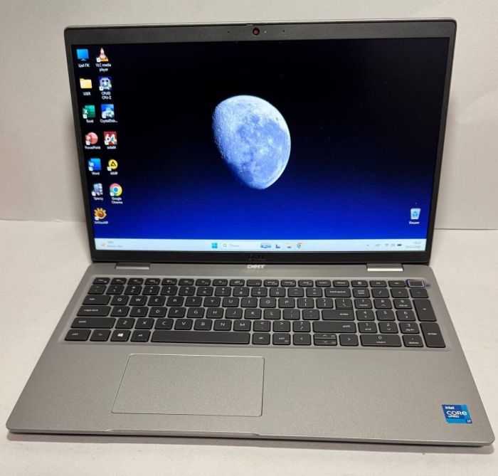 Ноутбук Dell Precision 3560 / 15.6" (1366x768) TN / Intel Core i7-1185G7 (4 (8) ядра по 1.2 - 4.8 GHz) / 16 GB DDR4 / 256 GB SSD / nVidia Quadro T500, 2 GB GDDR6, 64-bit / WebCam б/в - зображення 2