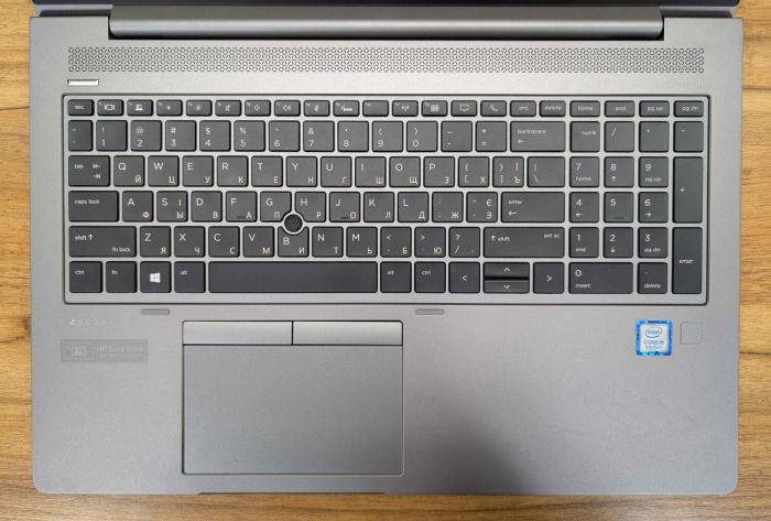 Мобільна робоча станція HP Zbook 15U G5 / 15.6" (1920x1080) IPS / Intel Core i5-8250U (4 (8) ядра по 1.6 - 3.4 GHz) / 16 GB DDR4 / 512 GB SSD / AMD Radeon Pro WX 3100, 2 GB GDDR5, 128-bit / WebCam / TouchID / Windows 10 б/в - зображення 3