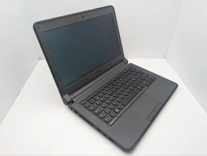 Ноутбук Dell Latitude 3350 / 13.3" (1366x768) TN / Intel Celeron 3215U (2 ядра по 1.7 GHz) / 8 GB DDR3 / 120 GB SSD / Intel HD Graphics / WebCam б/в - зображення 6