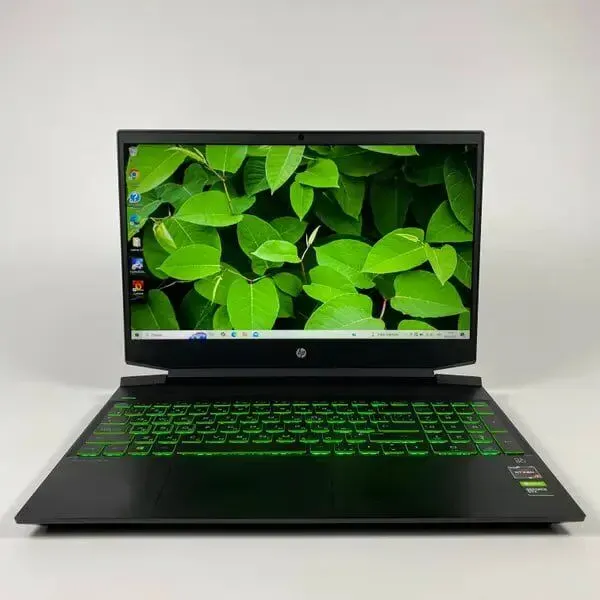 Ігровий ноутбук HP Pavilion Gaming / 15.6" (1920x1080) IPS / AMD Ryzen 7 3750H (4 (8) ядер по 2.3 - 4.0 GHz) / 16 GB DDR4 / 512 GB SSD / nVidia GeForce GTX 1650, 4 GB GDDR6, 128-bit / WebCam / HDMI б/в - зображення 2