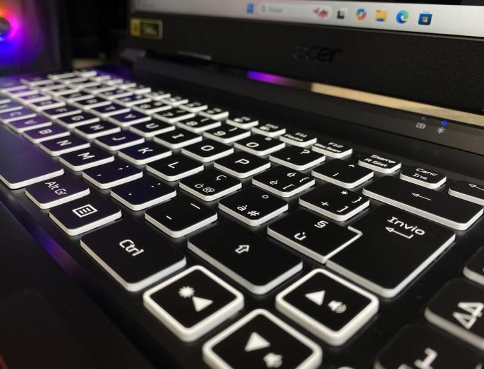 Ігровий ноутбук Acer Nitro 5 / 15.6" (1920x1080) IPS / AMD Ryzen 7 5800H (8 (16) ядер по 3.2 - 4.4 GHz) / 16 GB DDR4 / 512 GB SSD / nVidia GeForce RTX 3070, 8 GB GDDR6, 256-bit / WebCam б/в - зображення 3