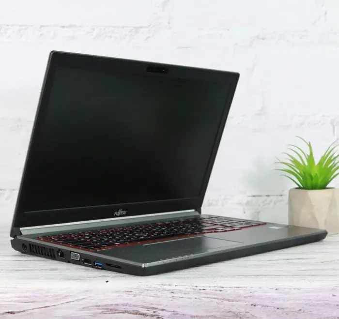 Ноутбук Fujitsu LifeBook E756 / 15.6" (1366x768) TN / Intel Core i5-6200U (2 (4) ядра по 2.3 - 2.8 GHz) / 8 GB DDR4 / 240 GB SSD / Intel HD Graphics 520 / WebCam / Win 10 Pro б/в - зображення 2