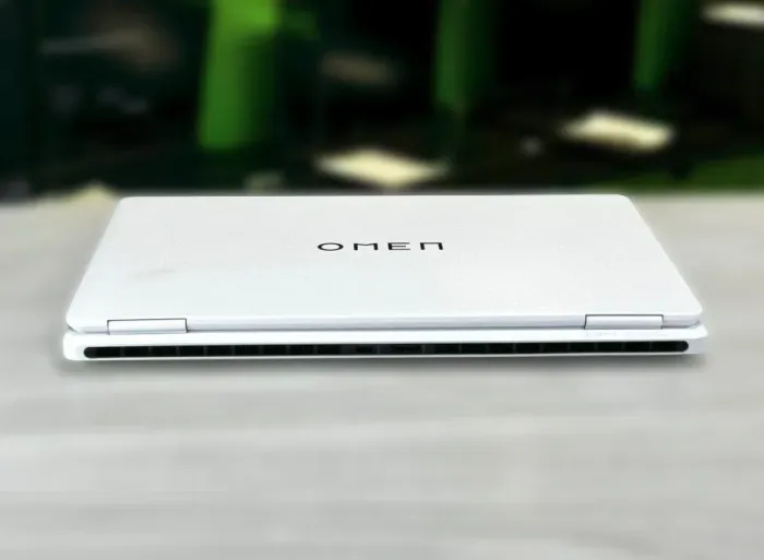 Ігровий ультрабук HP Omen Transcend 14 / 14" (2880x1800) OLED / Intel Core Ultra 9 185H (16 (22) ядра по 1.8 - 5.1 GHz) / 32 GB DDR5 / 1000 GB SSD / nVidia GeForce RTX 4070, 8 GB GDDR6, 128-bit / WebCam / Win 11 Home - зображення 3