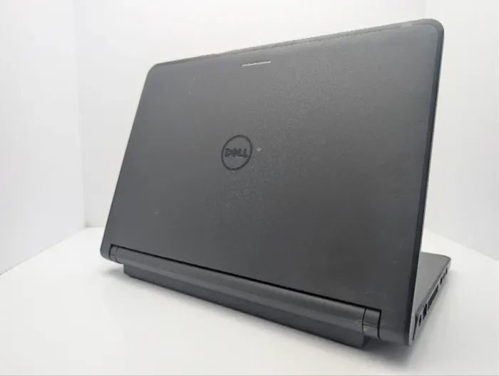 Ноутбук Dell Latitude 3350 / 13.3" (1366x768) TN / Intel Celeron 3215U (2 ядра по 1.7 GHz) / 8 GB DDR3 / 120 GB SSD / Intel HD Graphics / WebCam б/в - зображення 8