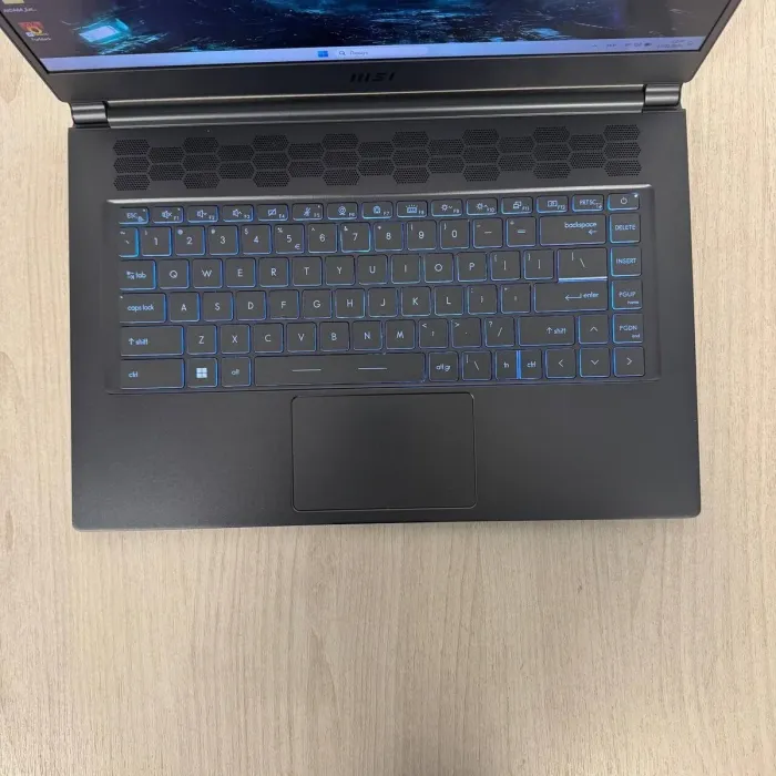 Ігровий ноутбук MSI Stealth 15M A11UEK / 15.6" (1920x1080) IPS / Intel Core i7-11375H (4 (8) ядра по 3.0 - 5.0 GHz) / 16 GB DDR4 / 512 GB SSD / nVidia GeForce RTX 3060, 6 GB GDDR6, 192-bit / WebCam б/в - зображення 4