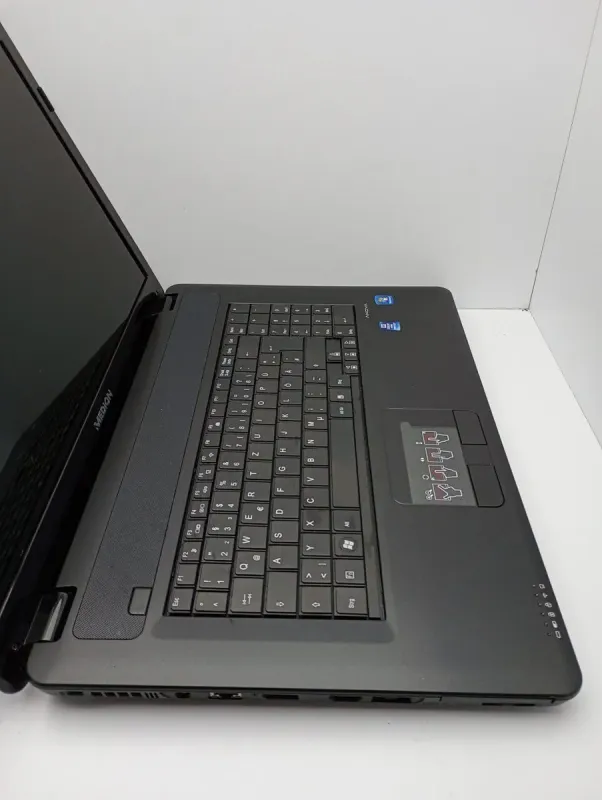 Ноутбук Acer Medion i5 / 17.3" (1600x900) TN / Intel Core i5-430M (2 (4) ядра по 2.26 - 2.53 GHz) / 6 GB DDR3 / 320 GB HDD / Intel HD Graphics / WebCam б/в - зображення 3