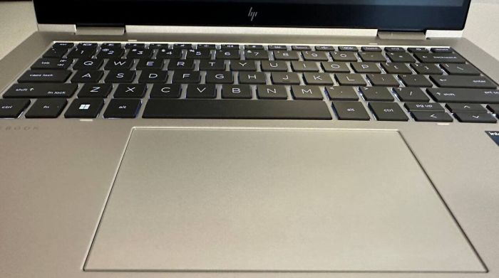 Ультрабук HP EliteBook x360 1040 G9 / 14" (1920x1080) IPS Touch / Intel Core i5-1245U (10 (12) ядер по 1.2 - 4.4 GHz) / 16 GB DDR4 / 512 GB SSD / Intel Iris Xe Graphics / WebCam б/в - зображення 9