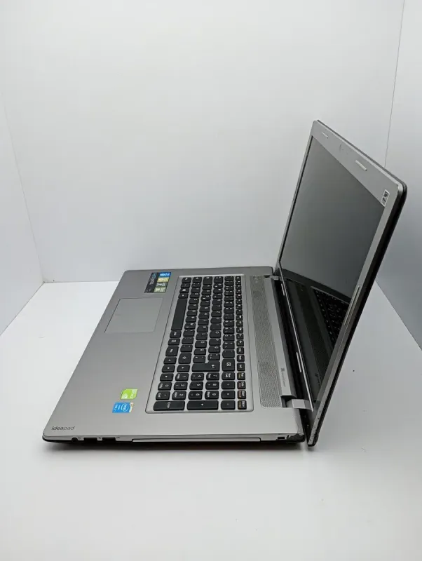 Ігровий ноутбук Lenovo Ideapad Z710 / 17.3" (1600х900) TN / Intel Core i7-4700MQ (4 (8) ядра по 2.4 - 3.4 GHz) / 8 GB DDR3 / 1000 GB HDD / nVidia GeForce GTX 745M, 2 GB GDDR3, 128-bit / WebCam б/в - зображення 6