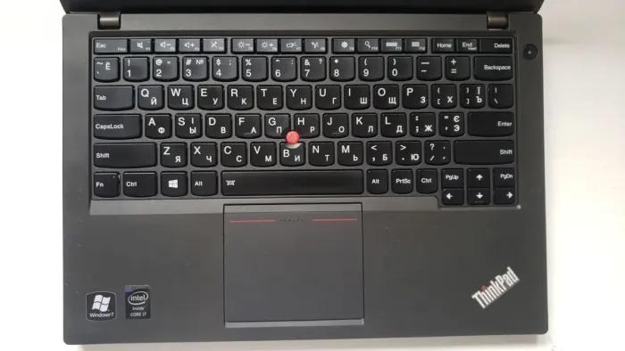 Нетбук Lenovo ThinkPad X240 / 12,5" (1366x768) TN / Intel Core i7-4600U (2 (4) ядра по 2,1 - 3,3 ГГц) / 8 ГБ DDR3 / 500 ГБ SSD / Intel HD Graphics 4400 / Веб-камера / Два АКБ б/в - зображення 3