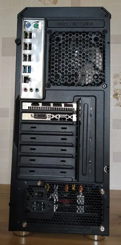 Ігровий ПК 1stPlayer R3-3R1 Color LED Black Tower NEW / Intel Xeon E5-2670 v3 (12 (24) ядер по 2.3 - 3.1 GHz) / 16 GB DDR4 / 480 GB SSD NEW / AMD Radeon RX 580, 8 GB GDDR5, 256-bit / HDMI / 500W  б/в - зображення 4