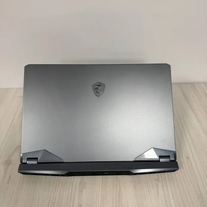 Ігровий ноутбук MSI GE76 Raider 10UG / 17.3" (1920x1080) IPS / Intel Core i7-10870H (8 (16) ядер по 2.2 - 5.0 GHz) / 32 GB DDR4 / 1000 GB SSD NVMe / nVidia GeForce RTX 3070, 8 GB GDDR6, 256-bit / WebCam б/в - зображення 3