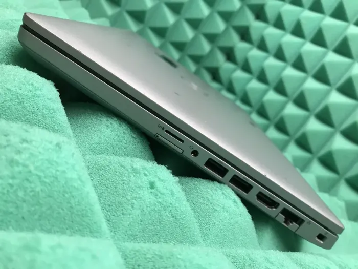 Ультрабук Б-клас Dell Latitude 5410 / 14" (1366x768) TN / Intel Core i5-10310U (4 (8) ядра по 1.7 - 4.4 GHz) / 8 GB DDR4 / 256 GB SSD M.2 / Intel UHD Graphics / WebCam / USB 3.1 / HDMI / Windows 10 б/в - зображення 6