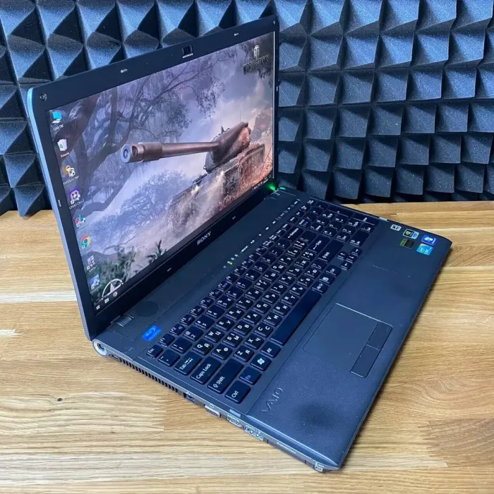 Ноутбук Б-клас Sony Vaio PCG-81112M / 15.6" (1920x1080) TN / Intel Core i7-740QM (4 (8) ядра по 1.73 - 2.93 GHz) / 6 GB DDR3 / 256 GB SSD / nvidia GeForce GT 425M, 1 GB GDDR3, 128-bit / WebCam / DVD-ROM б/в - зображення 3