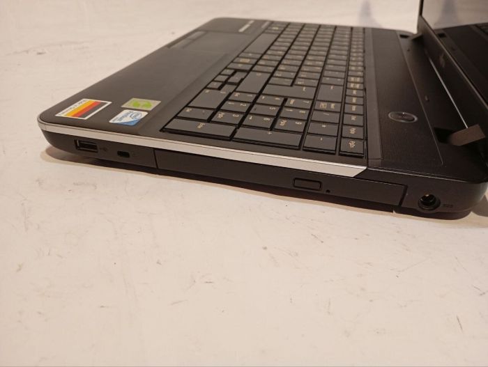 Ноутбук Fujitsu LifeBook AH512 / 15.6" (1366x768) TN / Intel Pentium B960 (2 ядра по 2.2 GHz) / 8 GB DDR3 / 120 GB SSD / Intel HD Graphics / WebCam / DVD-RW б/в - зображення 7