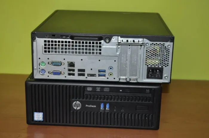 Комп'ютер HP ProDesk 400 G3 SFF / Intel Core i5-6500 (4 ядра по 3.2 - 3.6 GHz) / 16 GB DDR4 / 1000 GB SSD / Intel HD Graphics 530 / DVD-ROM / Windows 11 Pro б/в - зображення 5