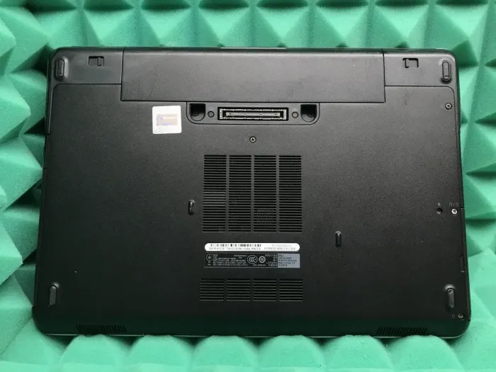 Ноутбук Б-клас Dell Latitude E6440 / 14" (1366x768) TN / Intel Core i5-4310M (2 (4) ядра по 2.7 - 3.4 GHz) / 8 GB DDR3 / 160 GB SSD / Intel HD Graphics 4600 / WebCam / DVD-ROM / HDMI / Windows 10 б/в - зображення 6