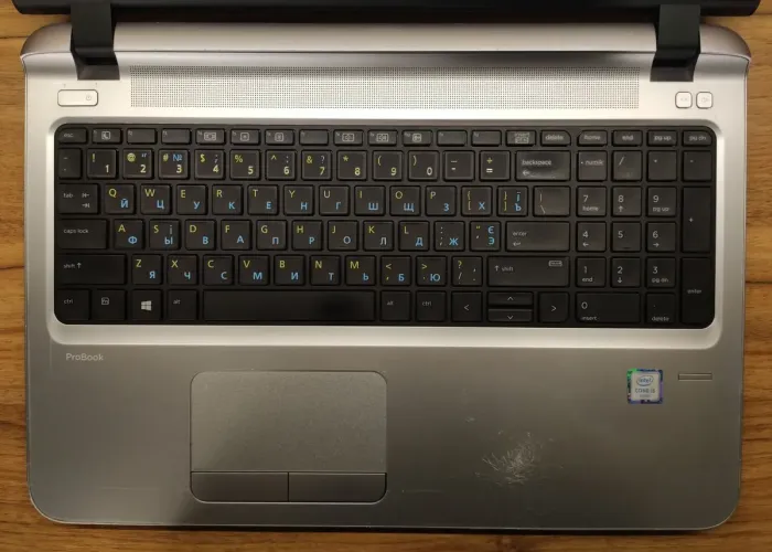 Ноутбук HP ProBook 450 G3 / 15.6" (1366x768) TN / Intel Core i5-6200U (2 (4) ядра по 2.3 - 2.8 GHz) / 8 GB DDR3 / 240 GB SSD / Intel HD Graphics 520 / WebCam / Fingerprint / Windows 10 б/в - зображення 3