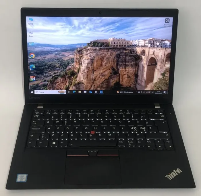 Ультрабук Б-клас Lenovo ThinkPad T470s / 14" (1920x1080) IPS / Intel Core i5-6300U (2 (4) ядра по 2.4 - 3.0 GHz) / 8 GB DDR4 / 256 GB SSD / Intel HD Graphics 520 / WebCam / Win 10 Pro / Два АКБ б/в - зображення 2
