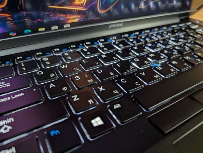 Ультрабук Dell Latitude 7480 / 14" (1920x1080) IPS / Intel Core i5-6300U (2 (4) ядра по 2.4 - 3.0 GHz) / 8 GB DDR4 / 256 GB SSD / Intel HD Graphics 520 / WebCam / Windows 10 б/в - зображення 6