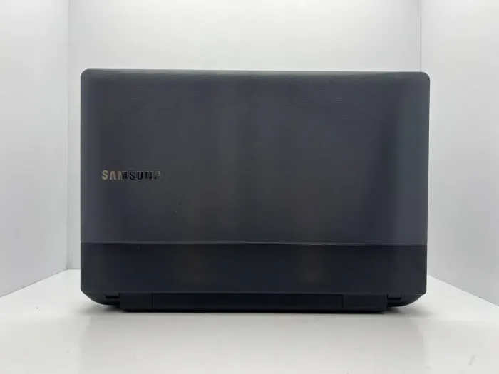 Ноутбук Samsung 300E4A / 15.6" (1366x768) TN / Intel Core i3-2350M (2 (4) ядра по 2.3 GHz) / 4 GB DDR3 / 500 GB HDD / nVidia GeForce GT 310M, 1 GB DDR3, 128-bit / WebCam б/в - зображення 5