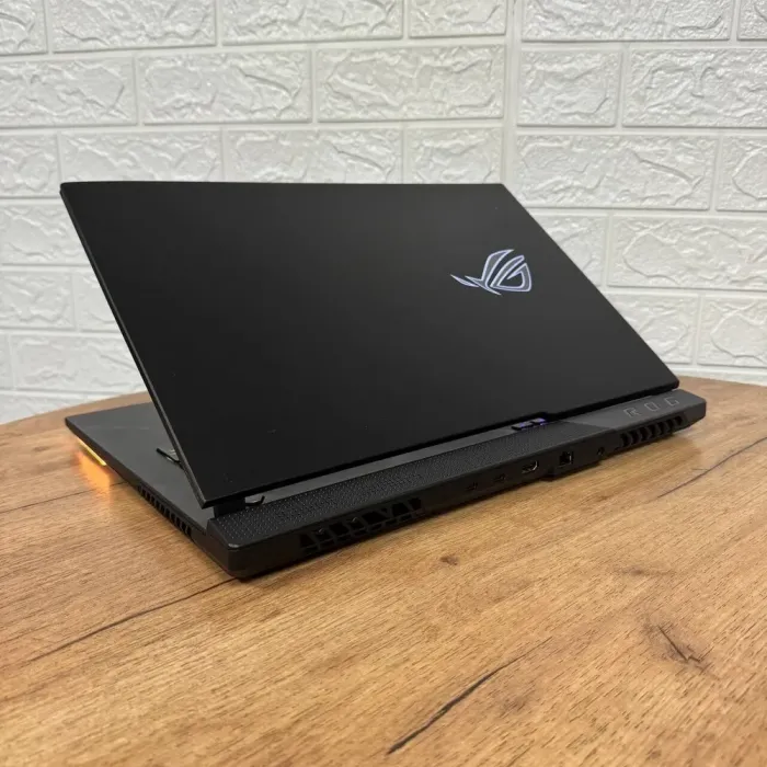 Ігровий ноутбук Asus ROG Strix SCAR G733PY / 17.3" (2560x1440) IPS / AMD Ryzen 9 7945HX (16 (32) ядер по 2.5 - 5.4 GHz) / 32 GB DDR5 / 1000 GB SSD NVMe / nVidia GeForce RTX 4090, 16 GB GDDR6, 256-bit / WebCam б/в - зображення 6