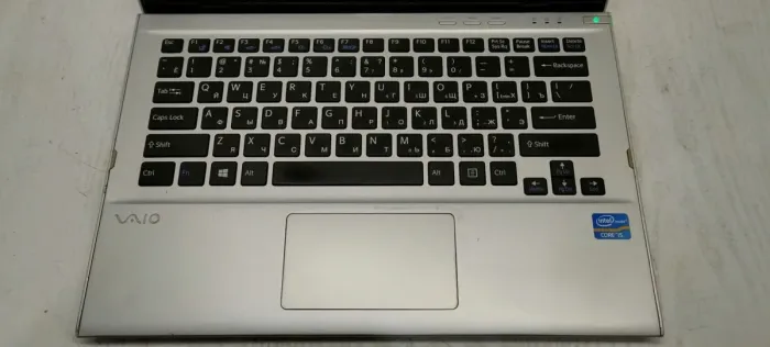 Ноутбук Б-клас Sony VAIO SVT131A11V / 13.3" (1366x768) TN / Intel Core i5-3317U (2 (4) ядра по 1.7 - 2.6 GHz) / 8 GB DDR3 / 120 GB SSD / Intel HD Graphics 4000 б/в - зображення 5