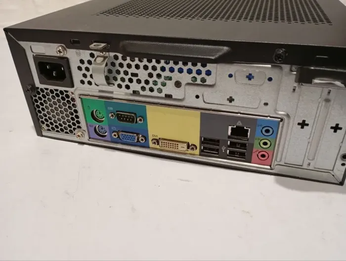 Комплект ПК Б-клас: Acer Veriton X2632G SFF / Intel Core i5-4570S (4 ядра по 2.9 - 3.6 GHz) / 8 GB DDR3 / 320 GB HDD / Intel HD Graphics 4600 / DVD-RW + Монітор AOC M2470SWDA / 24" (1920x1080) IPS / 1x DVI, 1x VGA / VESA 100x100 б/в - зображення 5