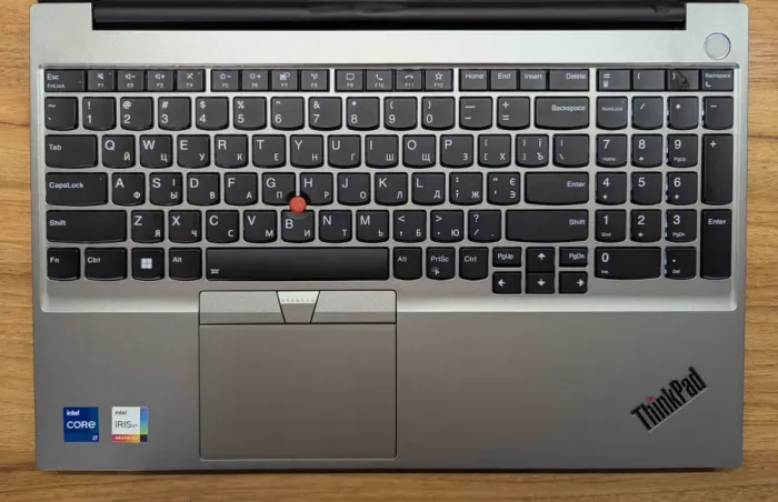 Ультрабук Б-клас Lenovo ThinkPad E15 Gen4 / 15.6" (1920x1080) IPS / Intel Core i7-1255U (10 (12) ядер по 3.5 - 4.7 GHz) / 24 GB DDR4 / 512 GB SSD / Intel Iris Xe Graphics / WebCam / Windows 10 б/в - зображення 3