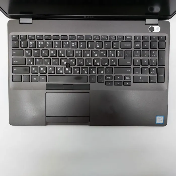 Ультрабук Dell Latitude 5500 / 15.6" (1920x1080) IPS / Intel Core i7-8665U (4 (8) ядра по 1.9 - 4.8 GHz) / 16 GB DDR4 / 256 GB SSD / Intel UHD Graphics / WebCam / Windows 11 Pro / Sim Card б/в - зображення 3