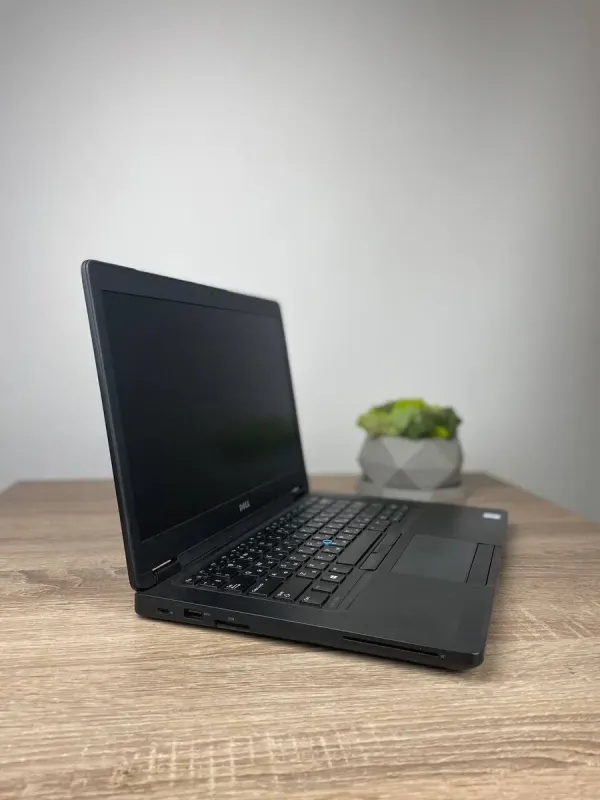 Ультрабук Dell Latitude 5480 / 14" (1920x1080) TN / Intel Core i5-6300U (2 (4) ядра по 2.4 - 3.0 GHz) / 8 GB DDR4 / 256 GB SSD / Intel HD Graphics 520 / WebCam / Win 10 б/в - зображення 4