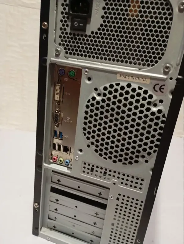 ПК Б-клас Asus Golden Field 8185B Tower / Intel Core i5-4570 (4 ядра по 3.2 - 3.6 GHz) / 8 GB DDR3 / 120 GB SSD + 500 GB HDD / Intel HD Graphics 4600 / DVD-RW / 350W б/в - зображення 4